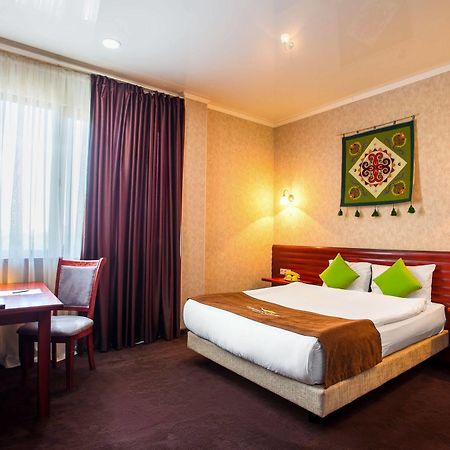 Green City Hotel Bishkek Exterior foto