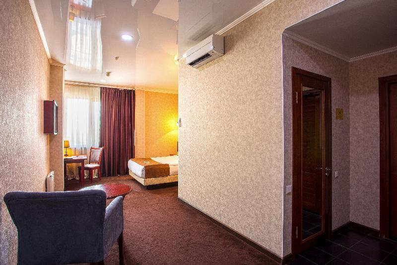 Green City Hotel Bishkek Exterior foto