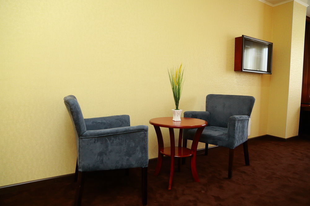 Green City Hotel Bishkek Exterior foto
